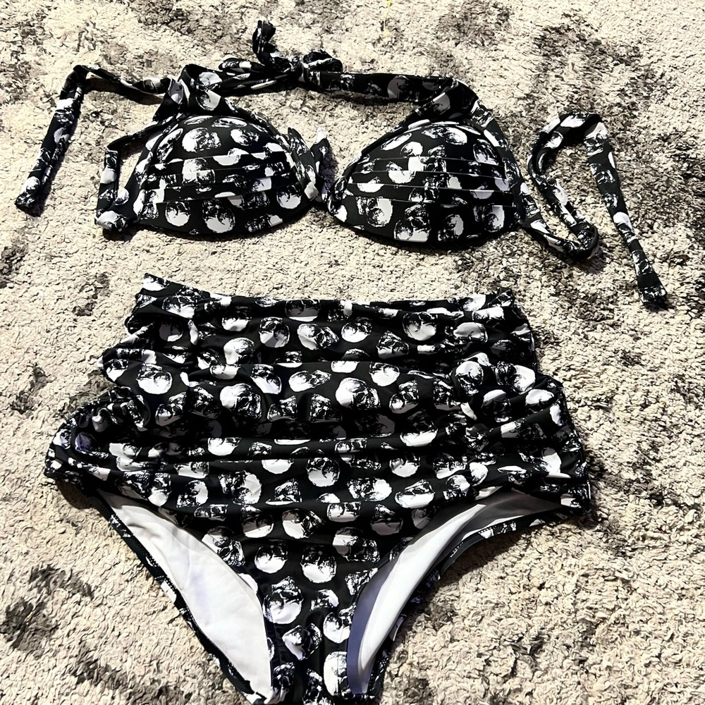 Skull Print Black & White Bikini Set Tie Neck Ruched High Waist Two Piece Swimsu